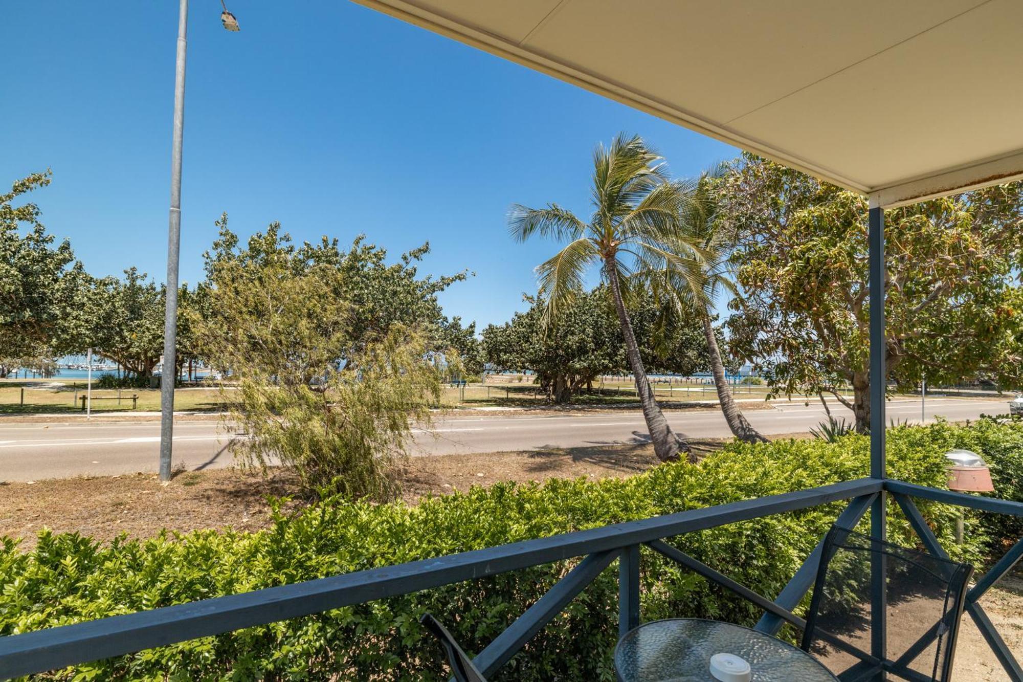 מלון בואוון Harbour Lights Tourist Park מראה חיצוני תמונה