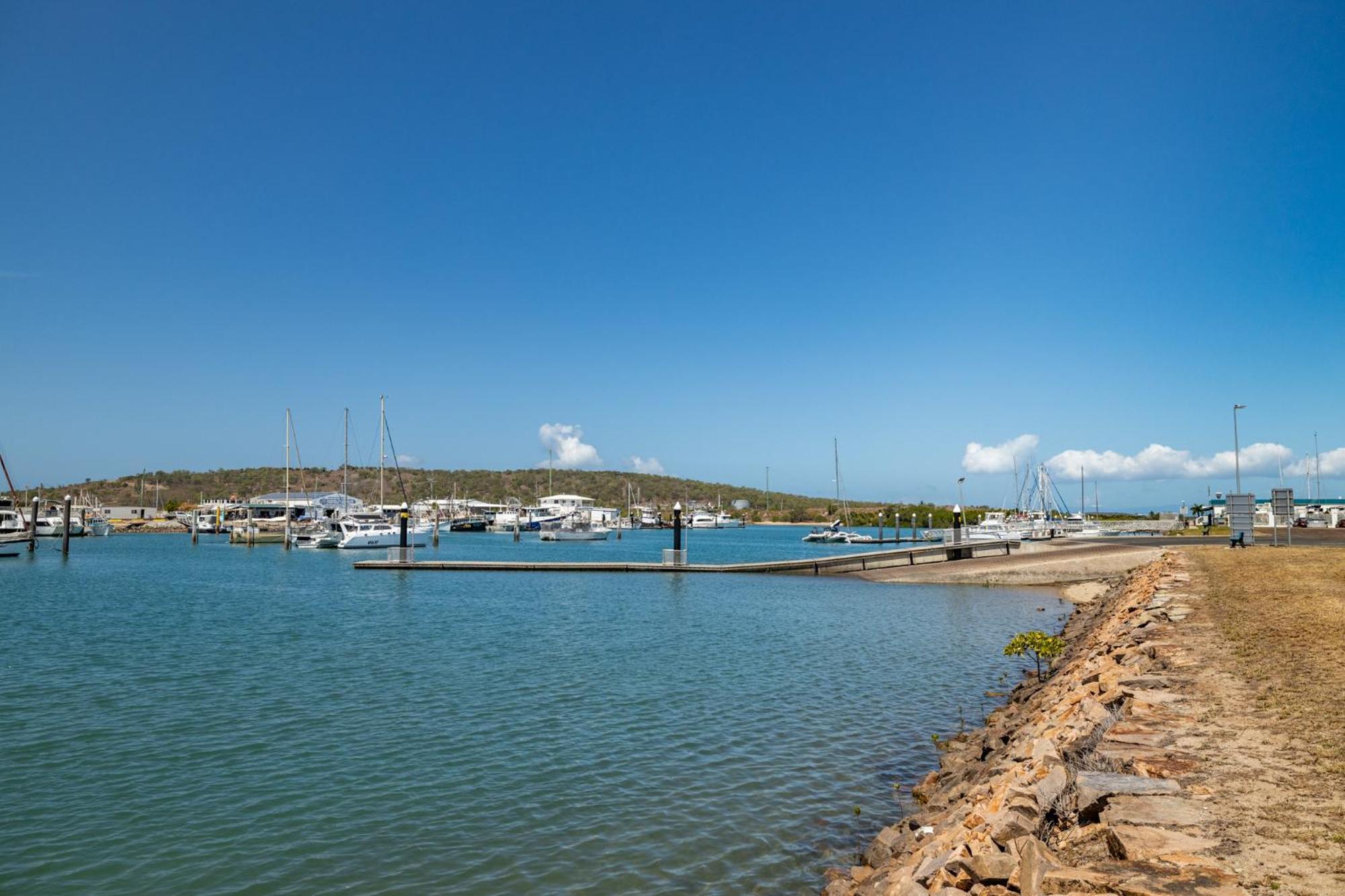 מלון בואוון Harbour Lights Tourist Park מראה חיצוני תמונה